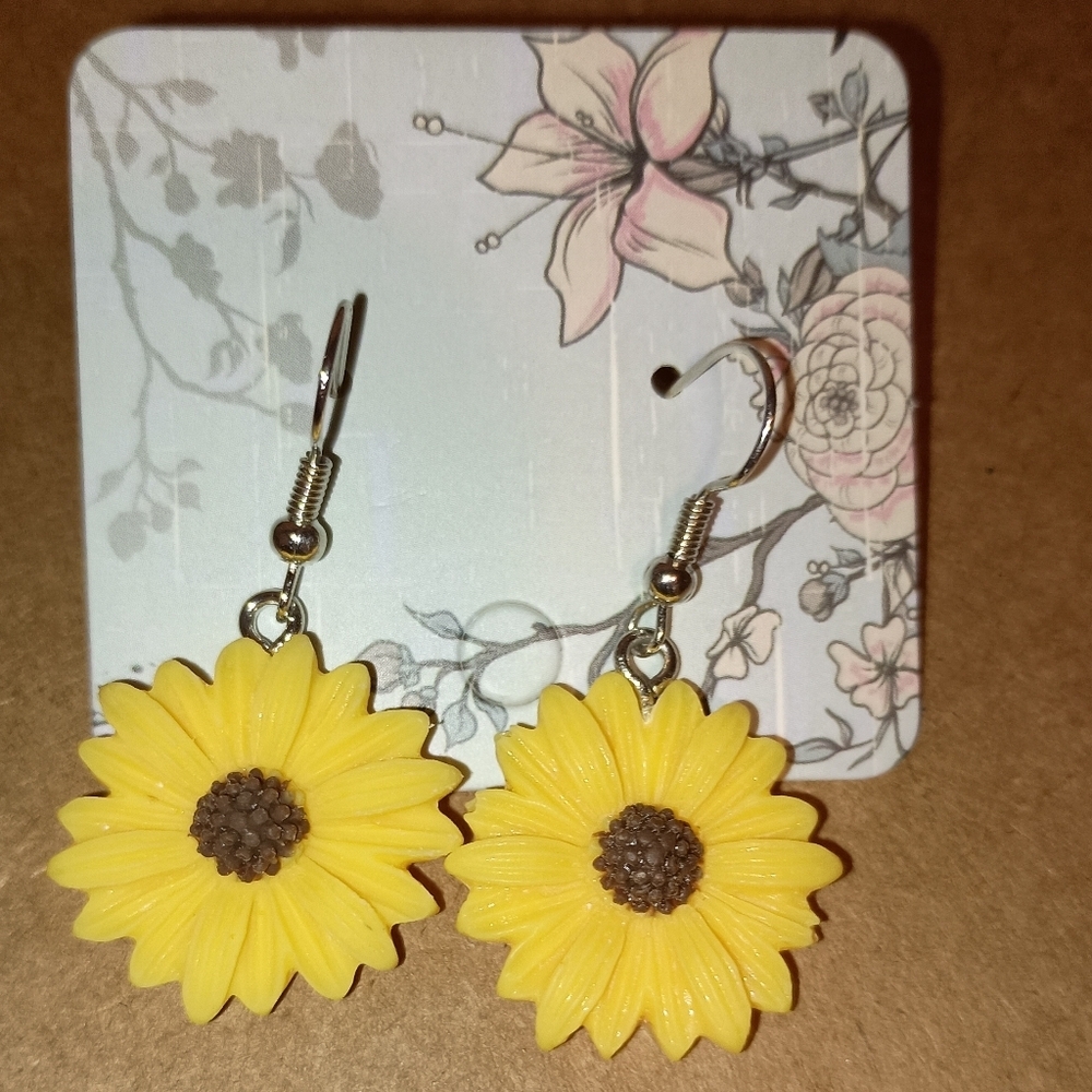 NEW‎ Cute stylish bright yellow sunflower dangle Summer earrings (#019)
